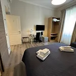 RHS Rienzo Suites